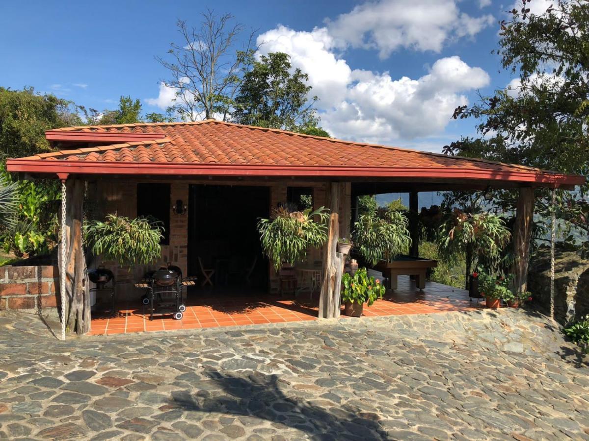 Finca Hotel Tierra Verde Girardota Exterior photo